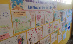 Los alumnos/as del colegio celebraron el Día del Libro con un mural de poemas y dibujos propios